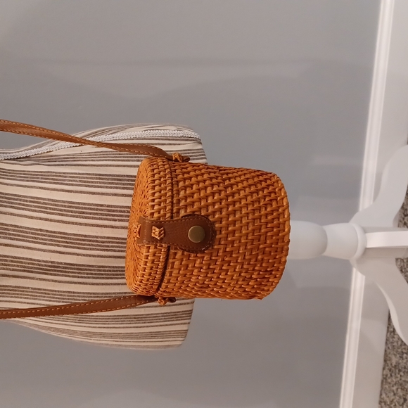 Preowned Straw Rattan Crossbody Bag Woven Wicker Purse Handbag Summer - Picture 2 of 7